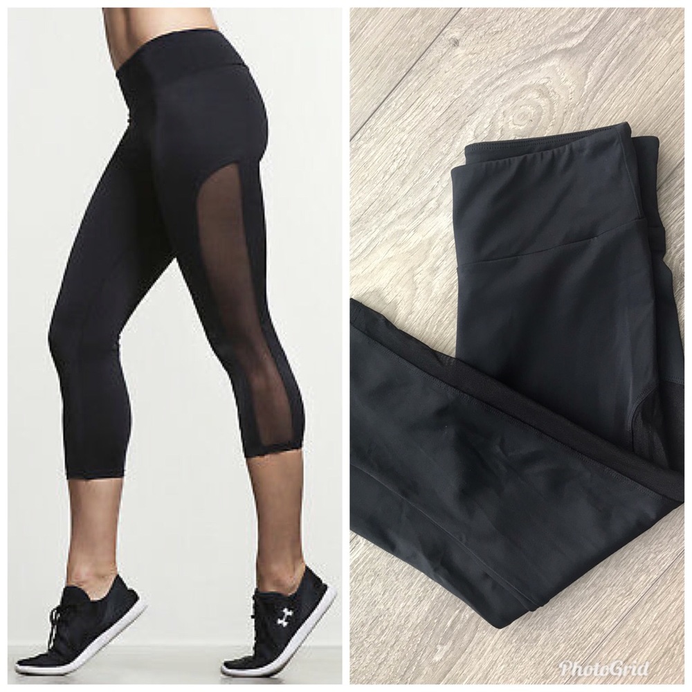 Onzie black tuxedo mesh capris leggings - M/L